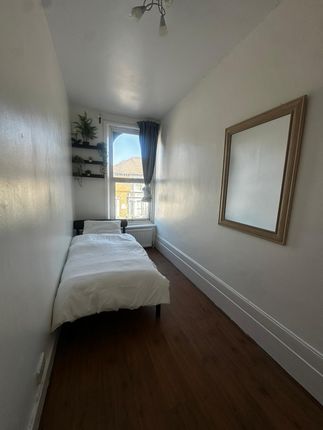 107, Turnpike Lane, London photo 4