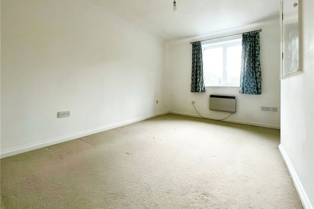 6, Oak View, Wokingham photo 2