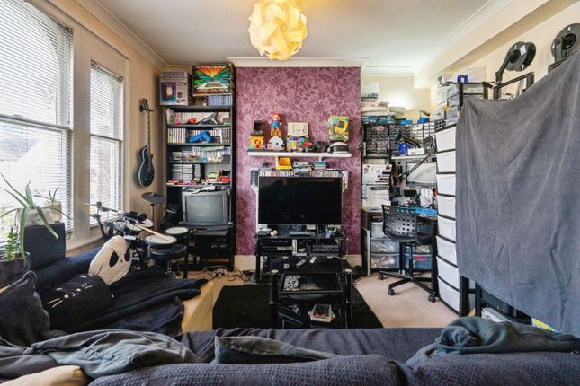 29, Stainforth Road, London photo 3