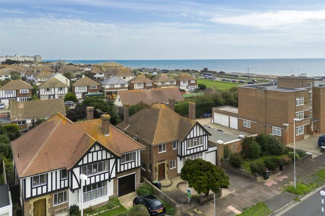 Toad Hall, 2a, George V Avenue, West Sussex photo 2