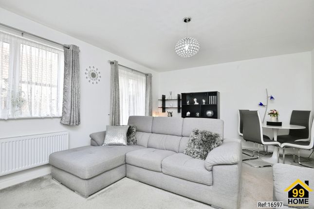 11, Nightingale Close, Lincoln photo 3