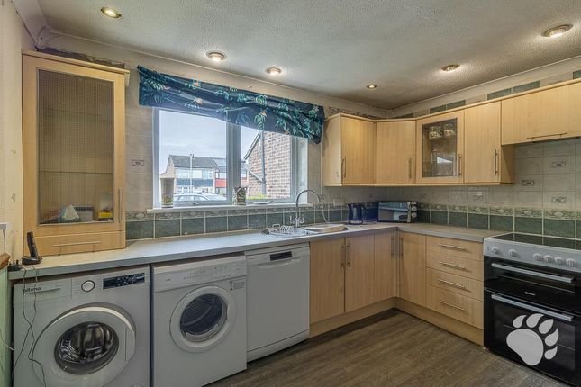 37, Crown Avenue, Basildon photo 4