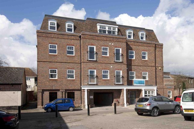 Flat to rent in Chapel, Summerlock Approach, Salisbury