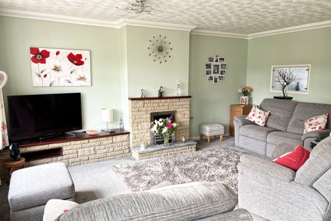 107, Sheering Mill Lane, Sawbridgeworth photo 2