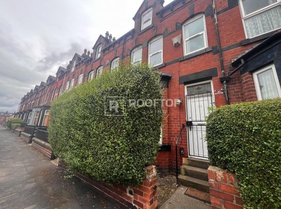 26, Walmsley Road, Leeds photo 2