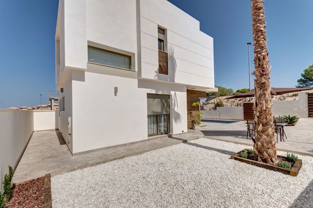 Villa for sale in Villamartin, Alicante, Spain