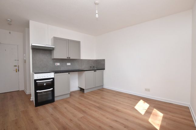 Flat 6, 15, Imperial Road, Devon photo 4