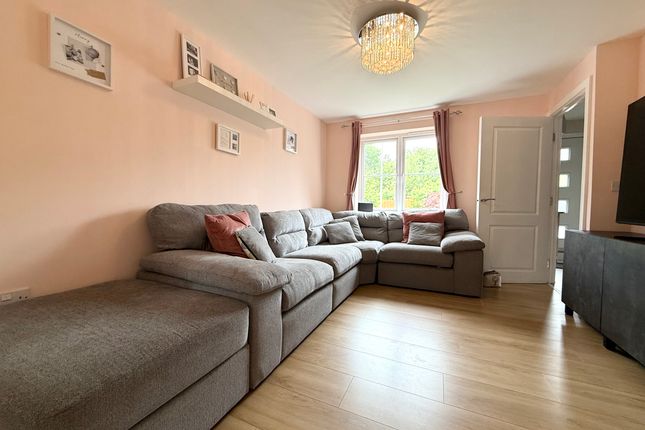 5 Maes Y Ffion, Aberdare photo 2