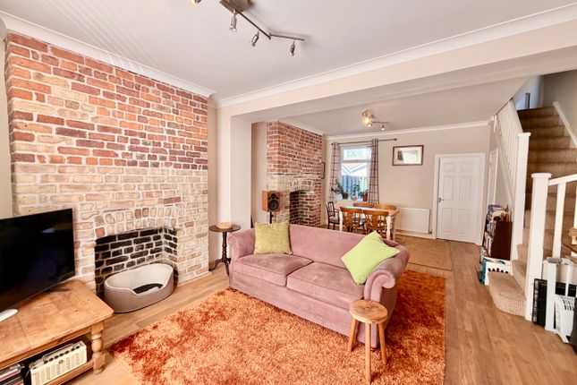 7, Lewis Street, Pontyclun photo 2
