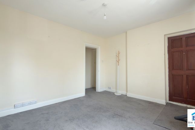 2A, Redcar Road, Leicester photo 3