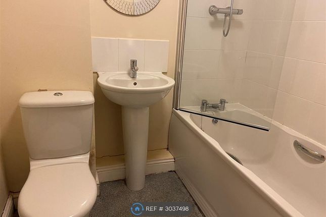 Apartment, Water Royd Lane, Mirfield photo 4