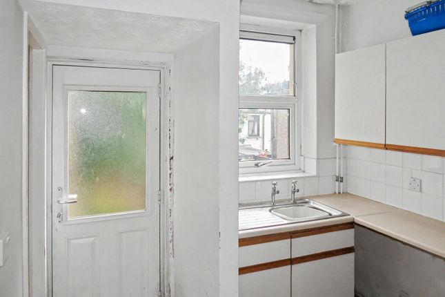 66 Clarendon Road, Lancaster photo 5