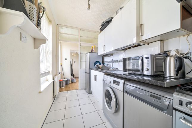 Flat 29, Geffery Court, 158, Mottingham Road, London photo 4