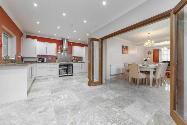 A Lovely 4 Bedroom House To Let In Clayhall, Ig5