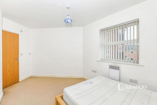 14, Planewood Gardens, Warrington photo 2