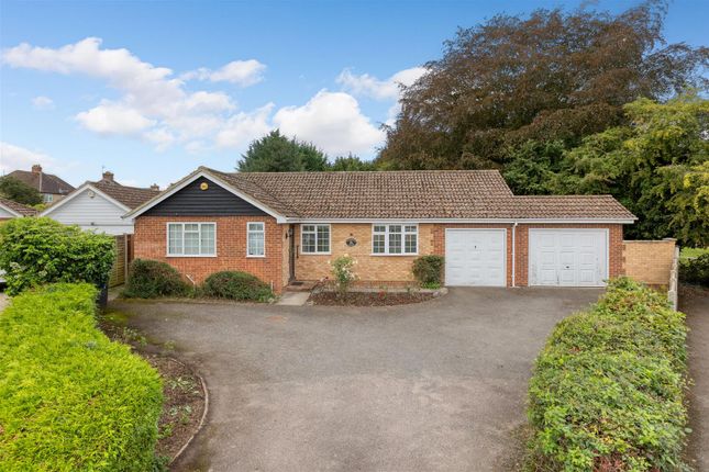 Thumbnail Detached bungalow for sale in Chequers Close, Stotfold, Hitchin