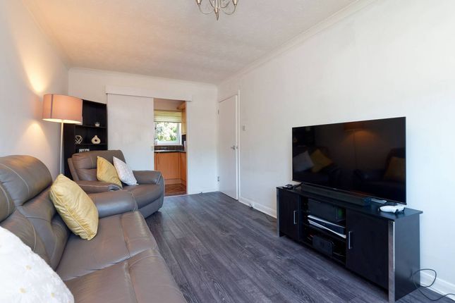 Mahon Court, Chryston photo 3