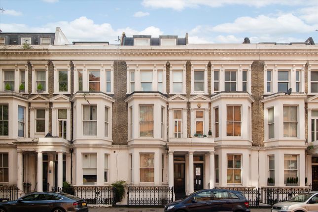 Flat for sale in Edith Grove, Chelsea, London SW10.