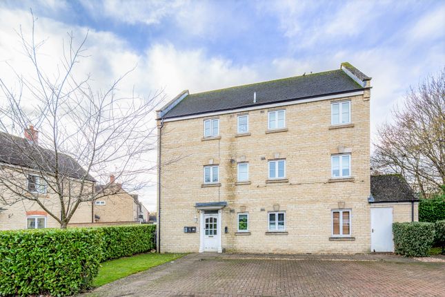 Thumbnail Flat for sale in Corncrake Way, Bicester