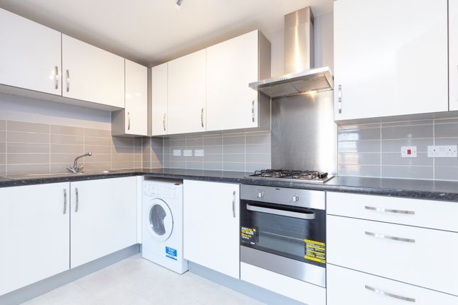 Thumbnail Flat to rent in Greenfinch Road, Didcot