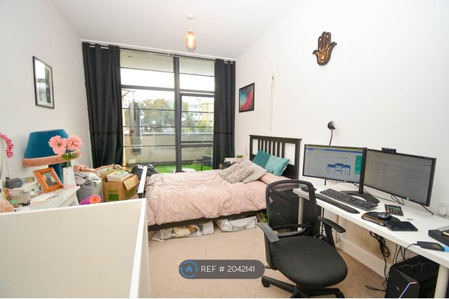 Flat to rent in Wick Tower, London