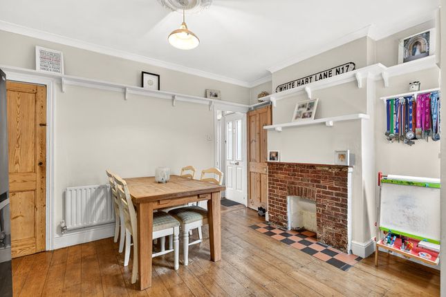 50, Brox Road, Chertsey photo 4