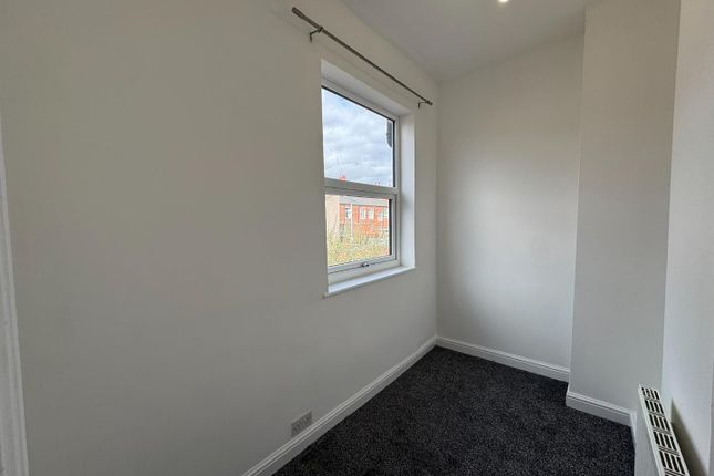 25, Robin hood street, Castleford photo 5