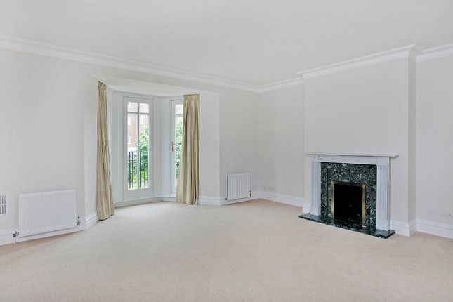 Town house to rent in Arosa Road, East Twickenham