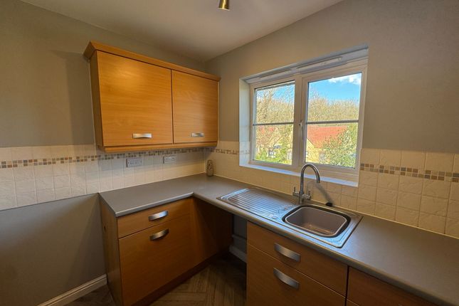 66, Woodhouse Close, Worksop photo 5