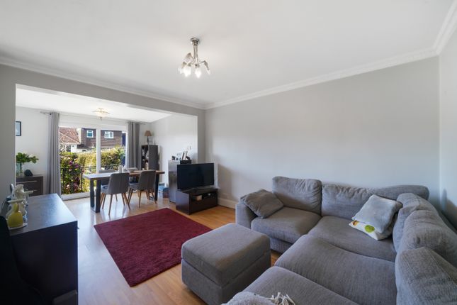 1 Nettleden Avenue, Wembley photo 4