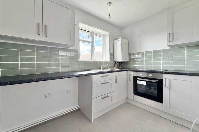 8A, Castleshaw Close, Southampton photo 4
