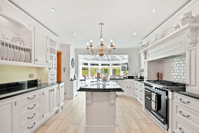 Mirastelle Woodland Way, Tadworth photo 4