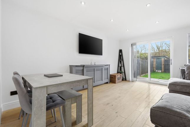 57 Fraser Close, Basildon photo 3