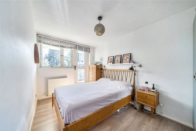 6, Cadbury Way, London photo 4