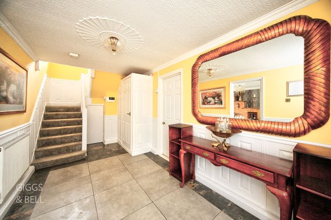 142, Toddington Road, Luton photo 2