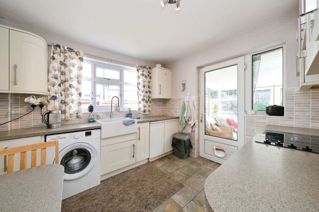 52, Leeming Lane North, Mansfield photo 4
