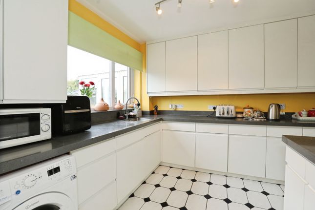 4, Chilham Close, Winsford photo 2