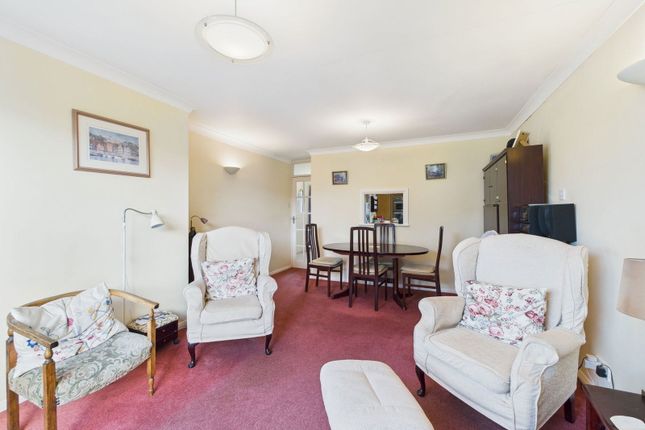 7, Blenheim Avenue, Worthing photo 2