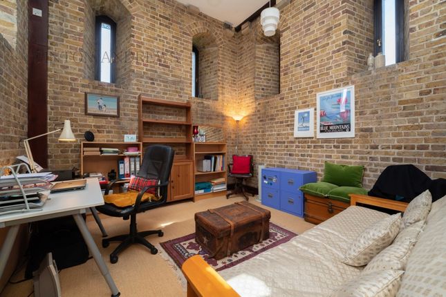 Flat for sale in St Stephens Court, The Avenue, Ealing