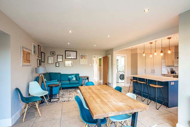 8 Strachey Close, Tidmarsh photo 4