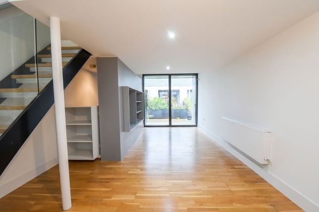 28 Laburnum Street, Salford photo 3