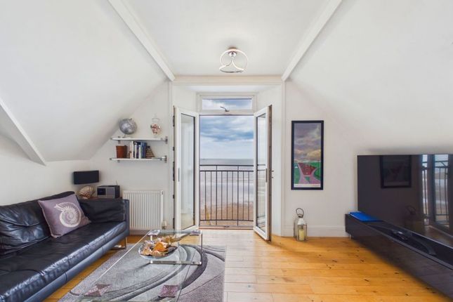 3, Peacehaven, Sandsend photo 2