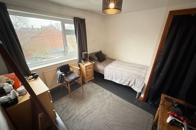 22, Wantage Crescent, Wing photo 3