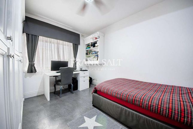 Apartment for sale in Furnished Apartment Tigne Point, Tigne Point, Malta