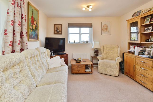 6, Empress Matilda Gardens, Milton Keynes photo 3