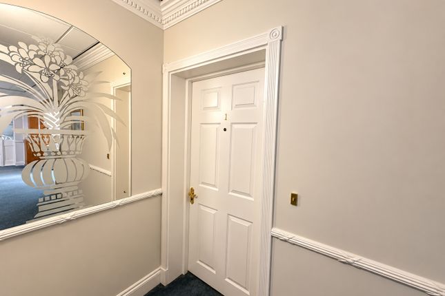 1, Knightsbridge Court, Cheshire photo 3