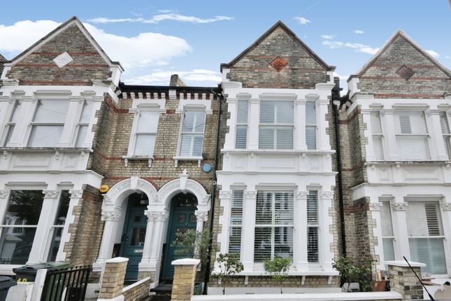 Terraced house for sale in Kingscourt Road, London