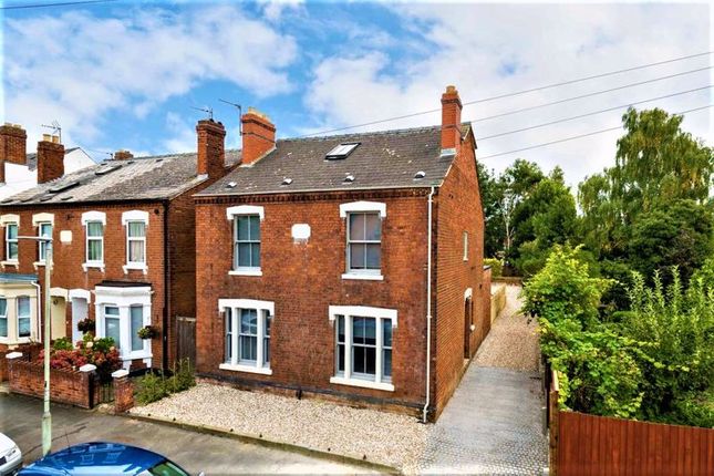Thumbnail Property to rent in Henry Road, Gloucester