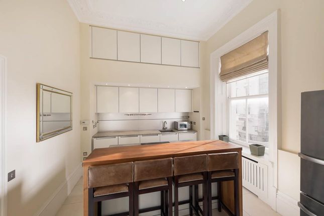 2, 104 Eaton Place, London photo 3