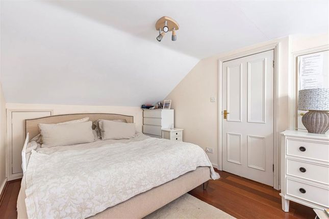 25, Grove Road, London photo 4